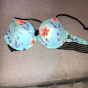 Never worn PINK push-up bra